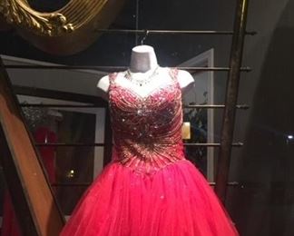 Beautiful quinceanera gown. 
Dramatic prom gown.
Priced at just $10.
Dress forms and framed art work on sale too