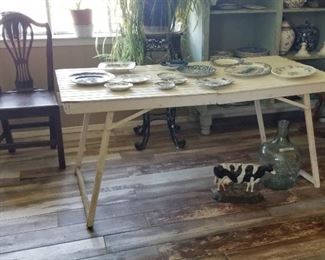 Vintage Farmhouse table, collapsible  