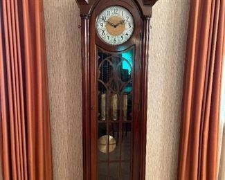 HANSON Mahogany Cathedral Grandfather Clock