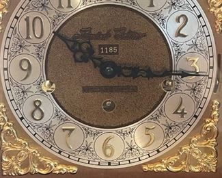 HOWARD MILLER Limited Edition Hourglass-I Mantle Clock #612-631