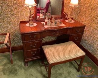 Antique BERKEY & GAY Bedroom Set