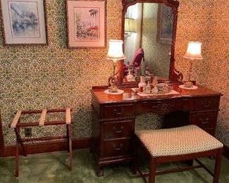 Antique BERKEY & GAY Bedroom Set