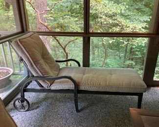 MATCHING PATIO RECLINER WITH CUSHION