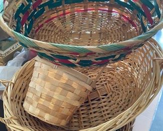 Multiple wicker baskets — a few Longaberger