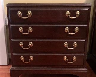 Ethan Allen (Made in America) 4 drawer chest