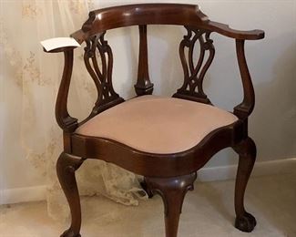 Antique Chippendale Corner Chair. Mahogany. Beautifully carved splats and feet. 