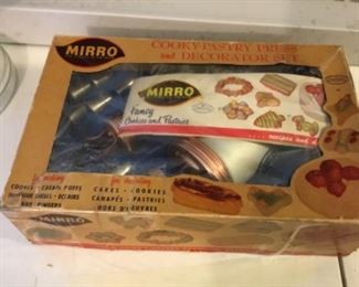 Mirro “Cooky-pastry press & decorator set” with instructions - still in original box