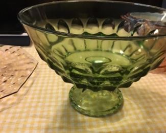 Green pressed glas compote on stand