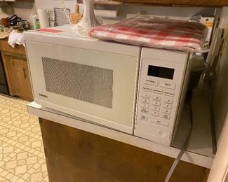 Kitchen- microwave