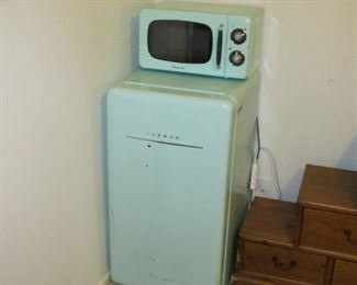 Retro Daewoo Fridge & Retro Magic Chef Microwave