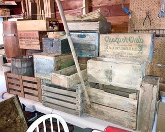 Many wooden crates/boxes, some w/ advertising