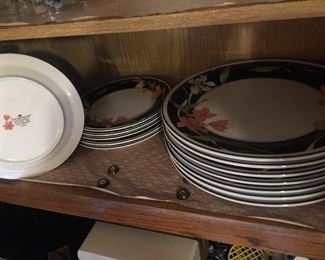 Vintage Sangostone “Memories”
Plates and Bowls 