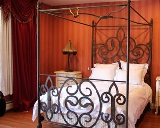 Queen size decorative metal four poster bed