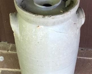 POTTERY CHURN