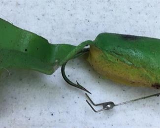 VINTAGE FROG LURE