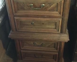 2- VINTAGE NIGHT STANDS (PAINT PROJECT?)