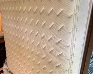 King “BAMBOO Memory Foam Mattress
$425