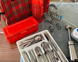 *Vintage red plaid picnic bag w/ 2 hot thermoses, & snack box $20
*emulsifier $18
Gotham Stainless eating utensils set $35
Or $1/pc
