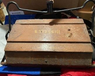 Early Bissel's Floor Sweeper (Handle Broken)