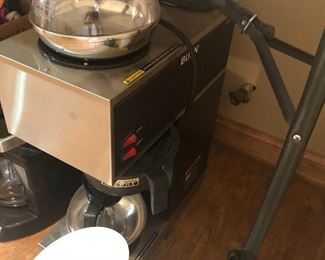 Restaurant style coffee maker 