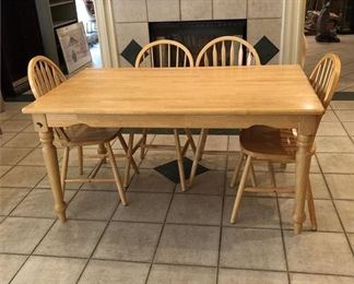 5. Solid Maple Wood Kichen Table and Chairs