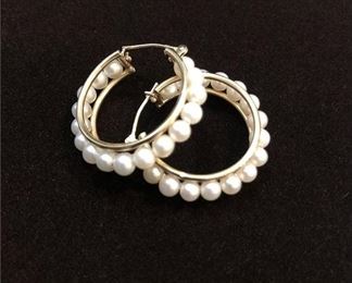 99. 14kt Yellow Gold And Pearl Hoop Earrings