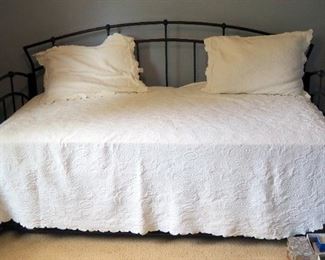 Metal Framed Day Bed With Trundle, 44"x78"x40", Mattresses And Bedding Included