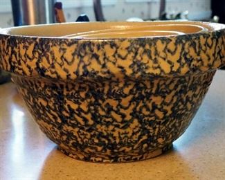 Robinson Ransbottom Spongeware Blue Pottery Mixing Bowl Set, Qty 3