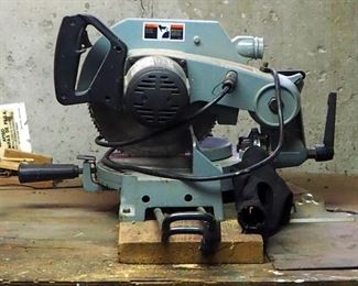 Delta Electric 10 Inch Compound Miter Saw, Model 36-220, Powers On