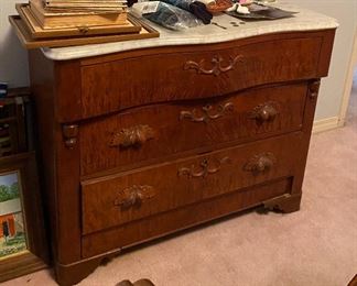 ME6030: White Marble Top Chest of Drawers
