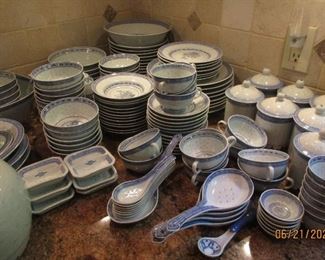 blue and white china, Asian motif