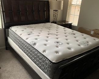 $725- Queen  bed with mattress and boxsprings 