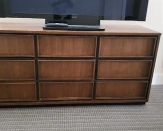 9 drawer solid dresser vintage Bassett Furniture. usedful for any rom in the house! $190. 19"d x 30"h x 66"L.
