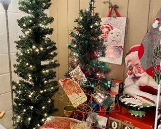 " Pencil" tree, pre-lit.