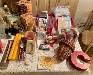 Greeting cards & candles.