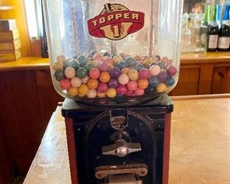 Vintage Victor Topper penny gumball machine.