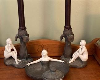 Quon-Quon Japan vanity set.