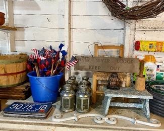 Lanterns & garden decor.