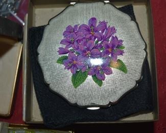 Beautiful Vintage Compact with black bag and original box
