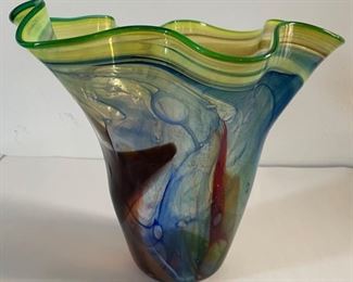 Garcia Glass swirl vase (view 1)