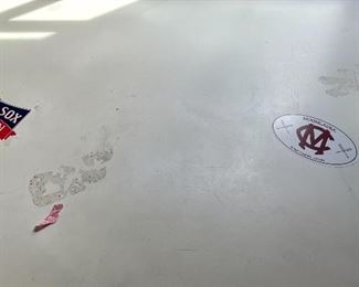 detail - stickers easily removed from desk top