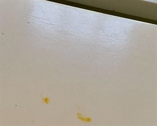 detail - please note the mark - this mark is on the same table as the paint chip