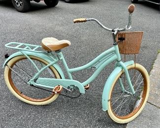 Item 156:  Huffy Nel Lusso Bike 24":  $75