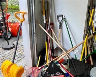 Assorted Gardening Tools!  Make an appointment in the details & description section.  
