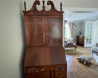 Vintage Georgian Mahogany Drop Leaf Secretary with carved shell detailing. Photo 1 of 2