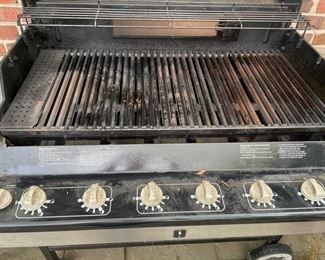 Weber Summit Gold Propane Grill. Photo 4 of 4