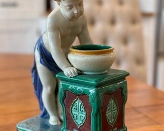 Minton Majolica Putti. Photo 1 of 2
