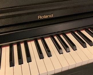 $775- OBO- Roland Hp302 digital piano