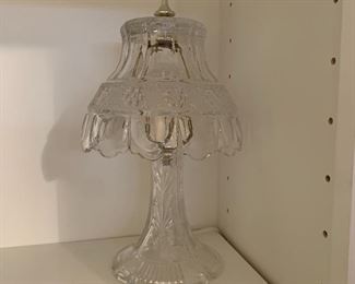 $48 - Crystal tabke lamp 