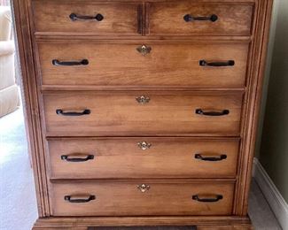 Pennsylvania House 5 drawer chest 